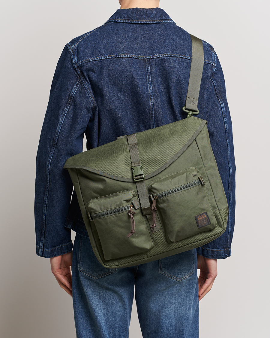 Men | American Heritage | Filson | Surveyor Messenger Bag Service Green
