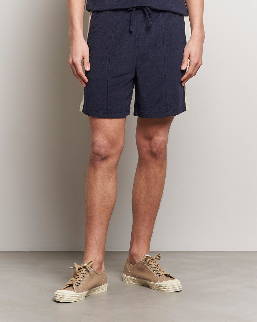 Men | What's new | GANT | Towelling Shorts Evening Blue