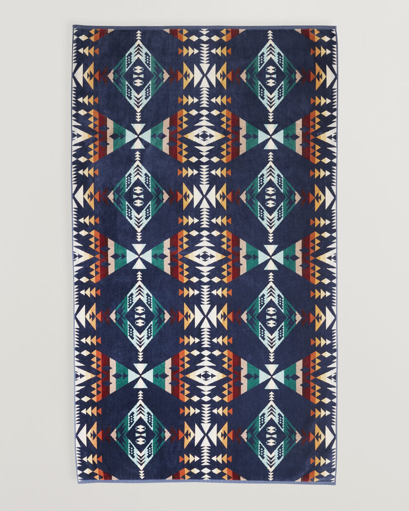 Pendleton Oversized Jacquard Spa Towel Diamond Peak – Multi-colour