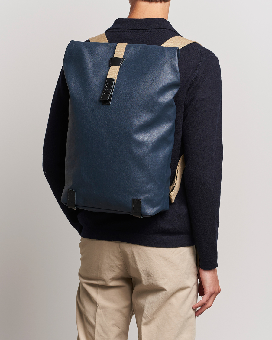 Men | Accessories | Brooks England | Pickwick Cotton Canvas 26L Backpack Dark Blue/Black