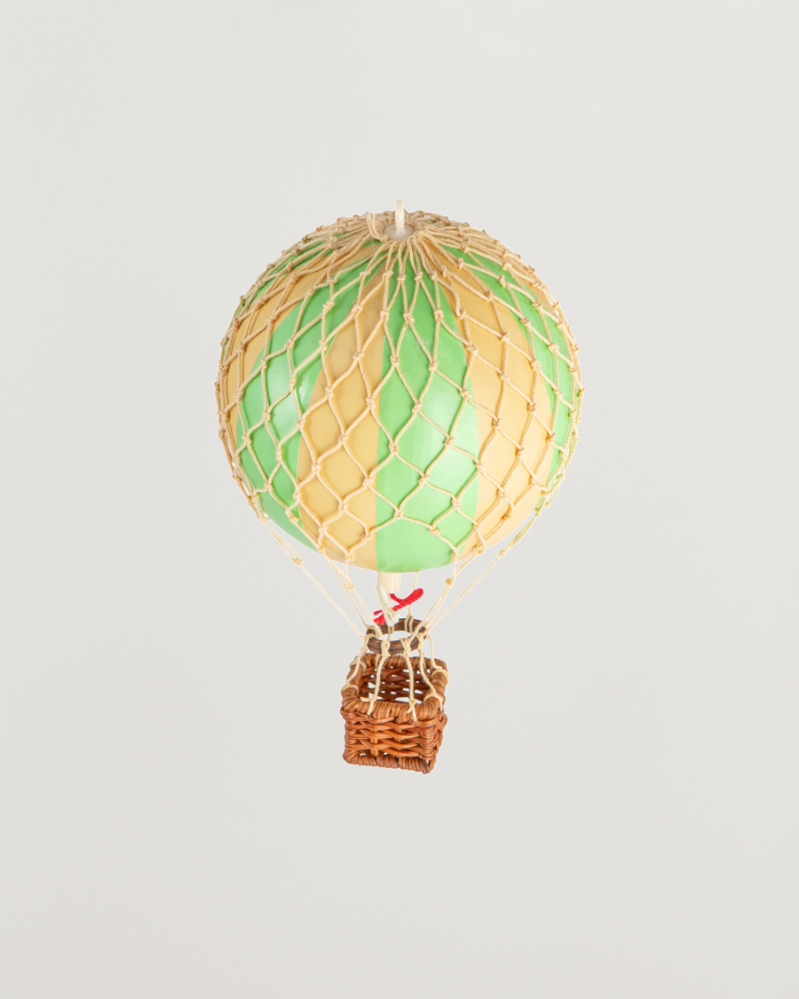 Men | Lifestyle | Authentic Models | Travels Light Balloon Double Green