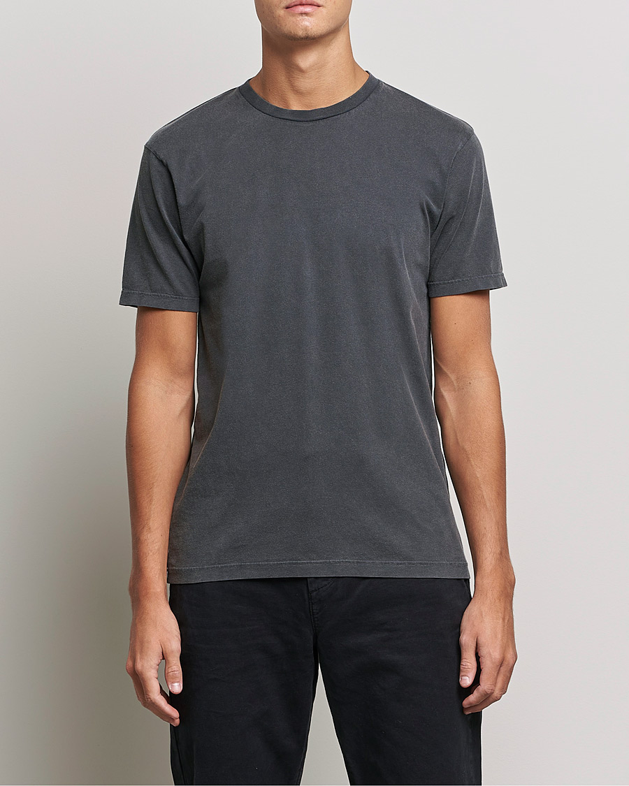 Men | Black t-shirts | Colorful Standard | Classic Organic T-Shirt Faded Black
