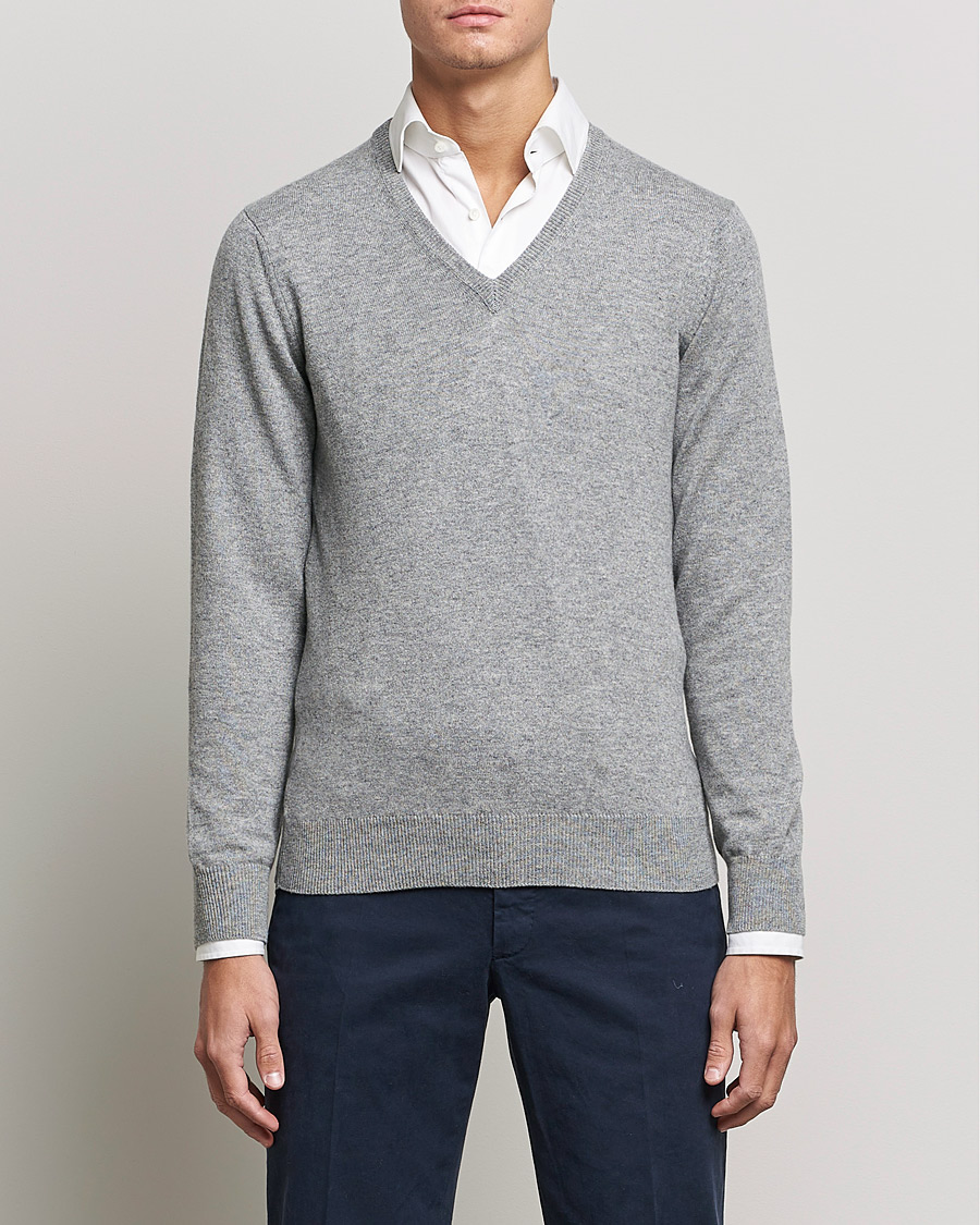 Men | Clothing | Piacenza Cashmere | Cashmere V Neck Sweater Light Grey