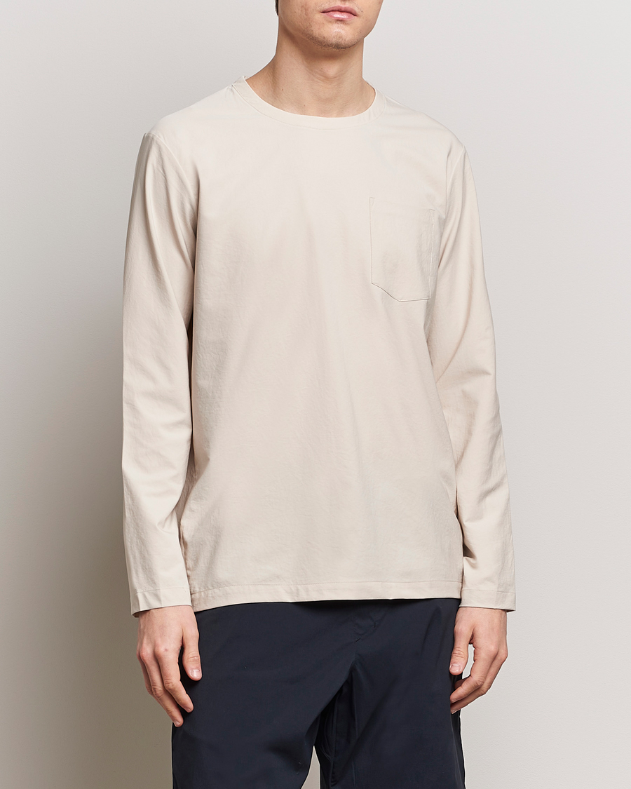 Men | Long Sleeve T-shirts | Houdini | Cover Crew Quick Dry Long Sleeve Foggy Mountain