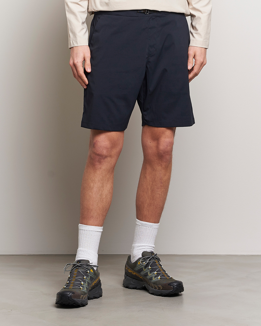 Men | Clothing | Houdini | Wadi Ultralight Shorts True Black
