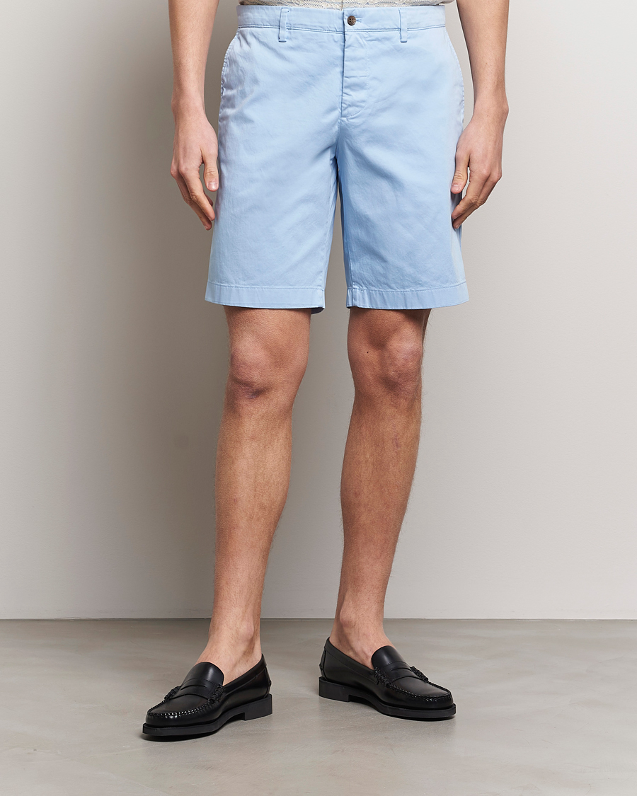 Men | Clothing | J.Lindeberg | Nathan Cloud Satin Shorts Chambray Blue