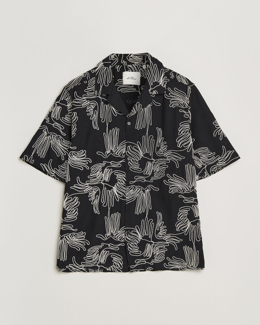 LES DEUX Liam AOE Flower Short Sleeve Shirt Black – Black