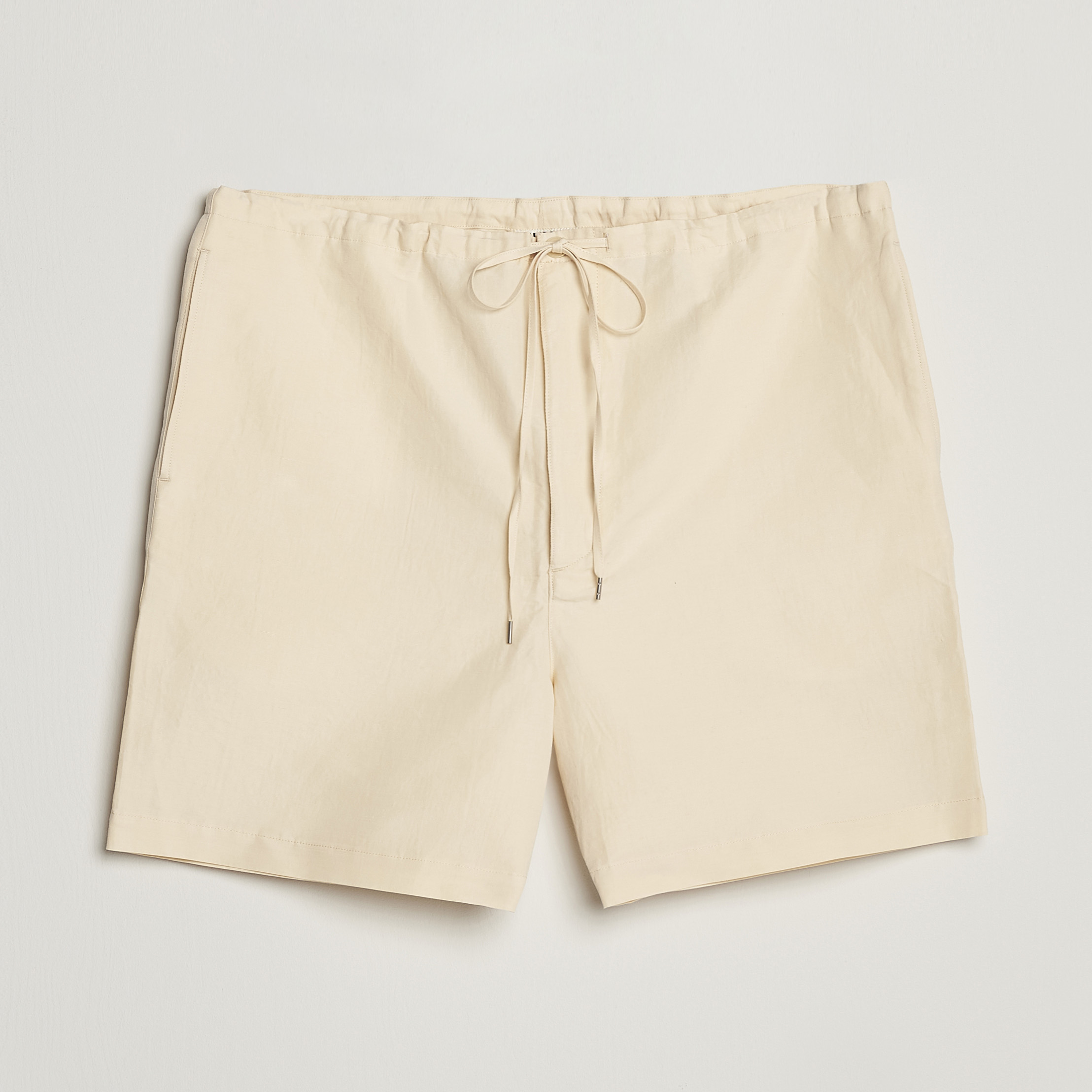 Auralee Finx Linen Easy Shorts Ecru at CareOfCarl.com