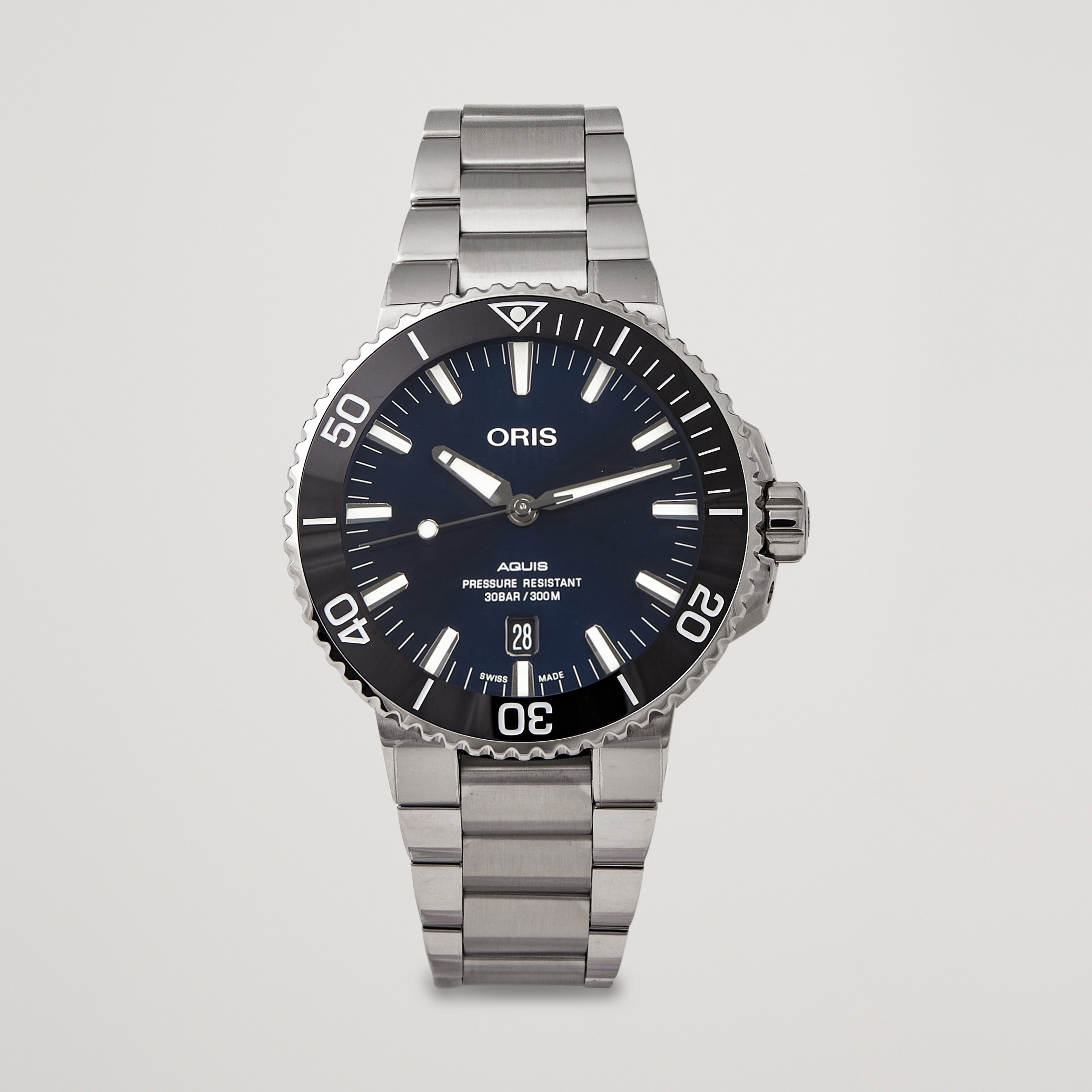 Oris Aquis Date 43 5mm Blue at CareOfCarl