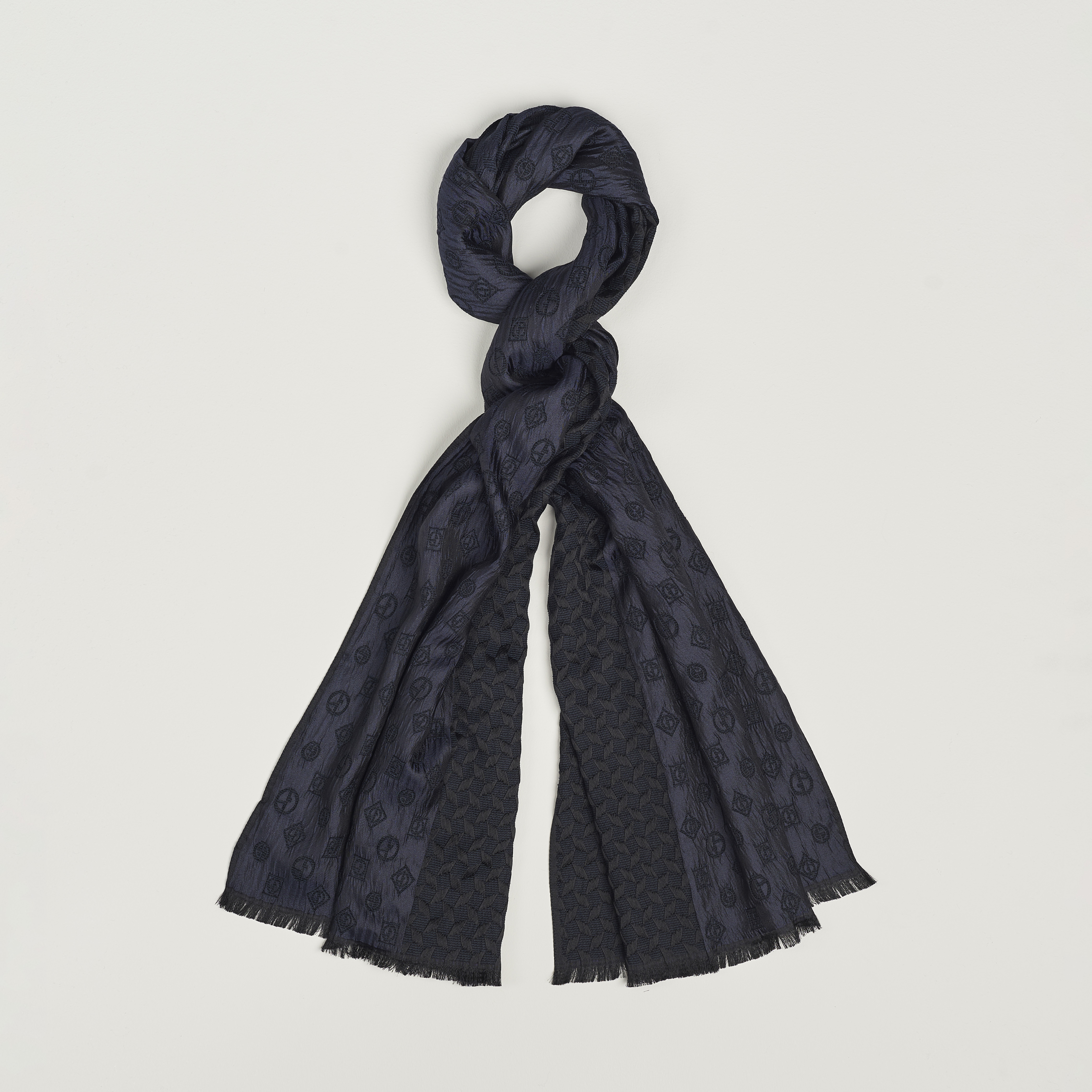 Giorgio sale armani scarf