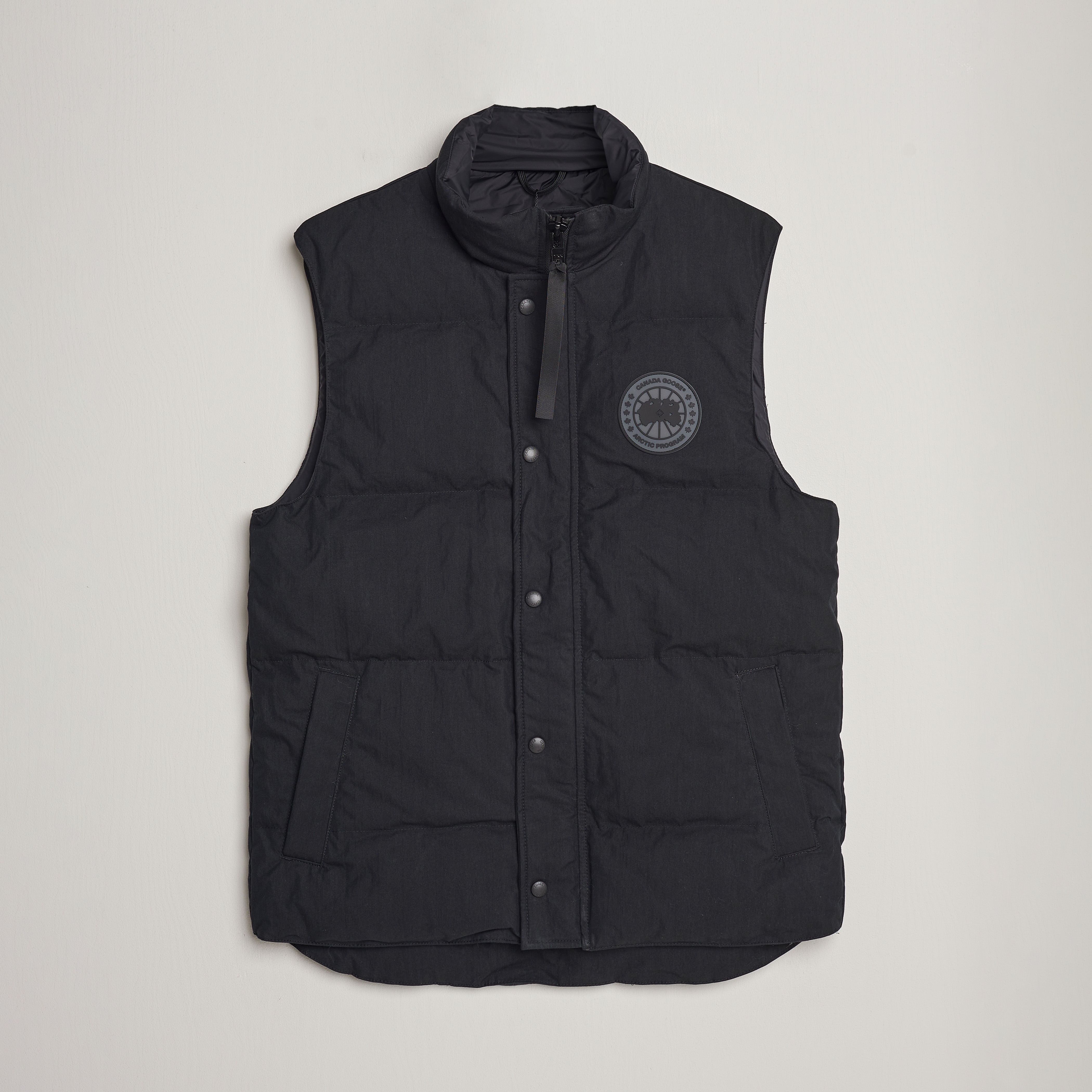 Canada goose vest sales black label