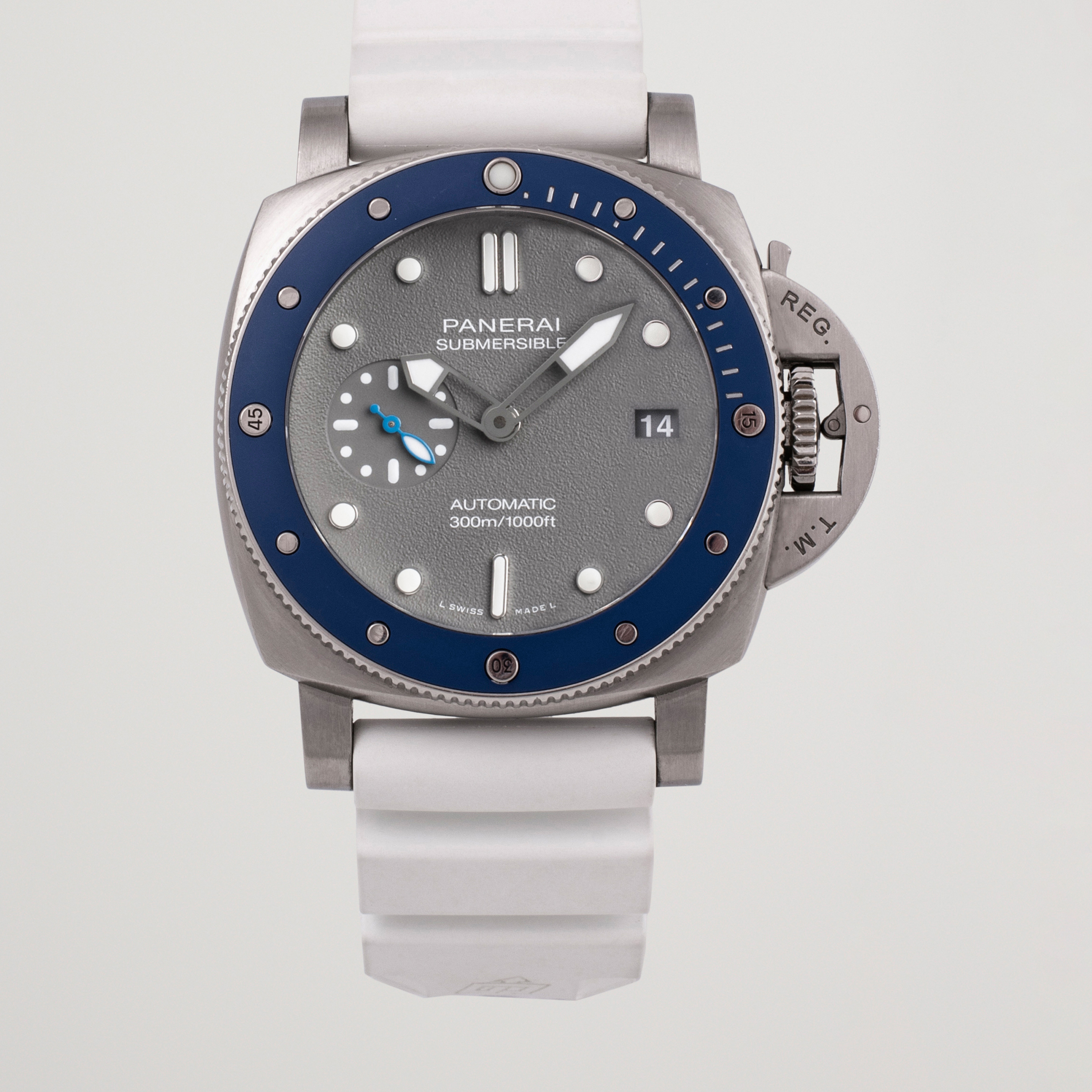 Panerai Pre Owned Luminor Submersible PAM 00959 Silver at