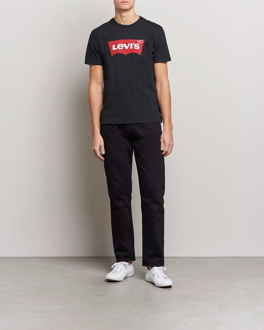 T shirt deals levis black