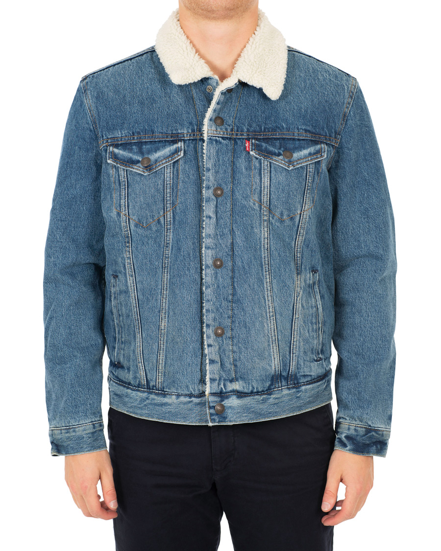 Levi's sherpa trucker store needle park