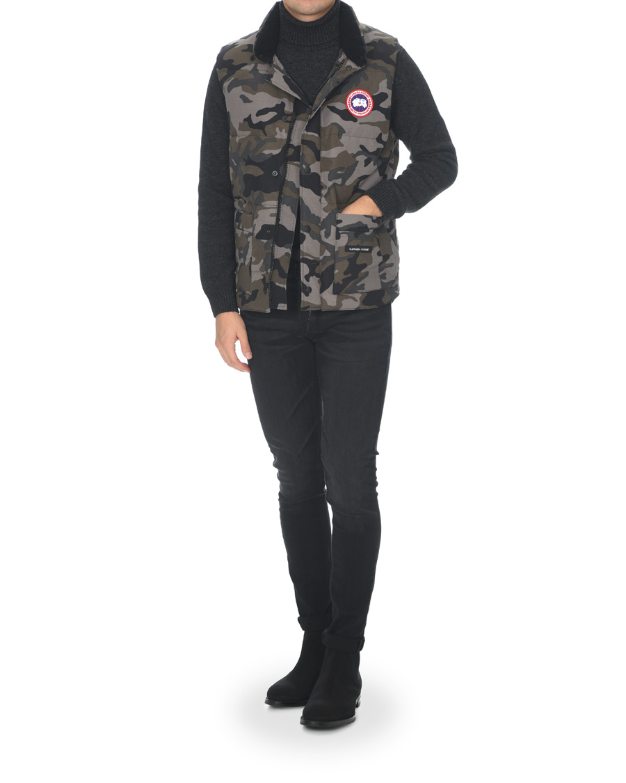 Canada Goose Freestyle Crew Vest Coastal Grey Camo at CareOfCarl.com