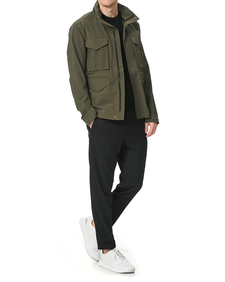 Herschel field outlet jacket