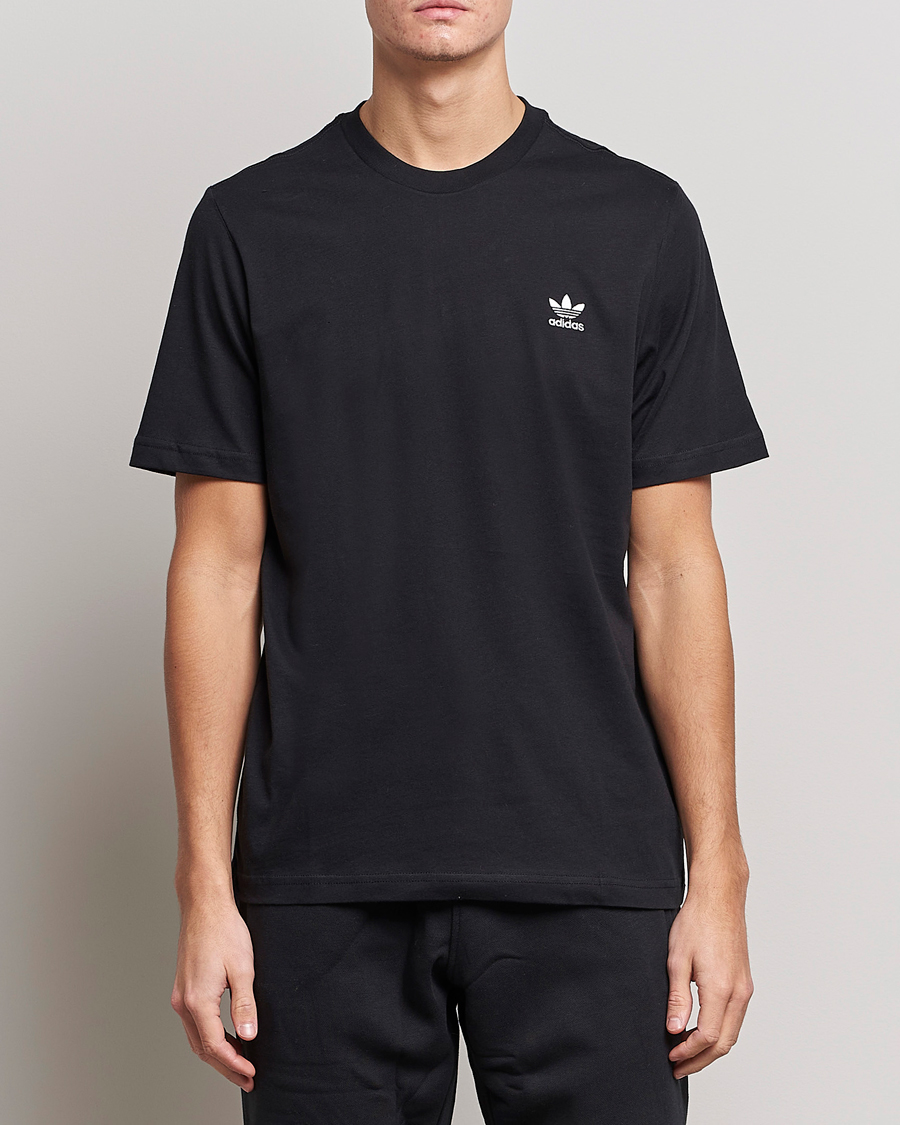 Adidas black outlet t shirt