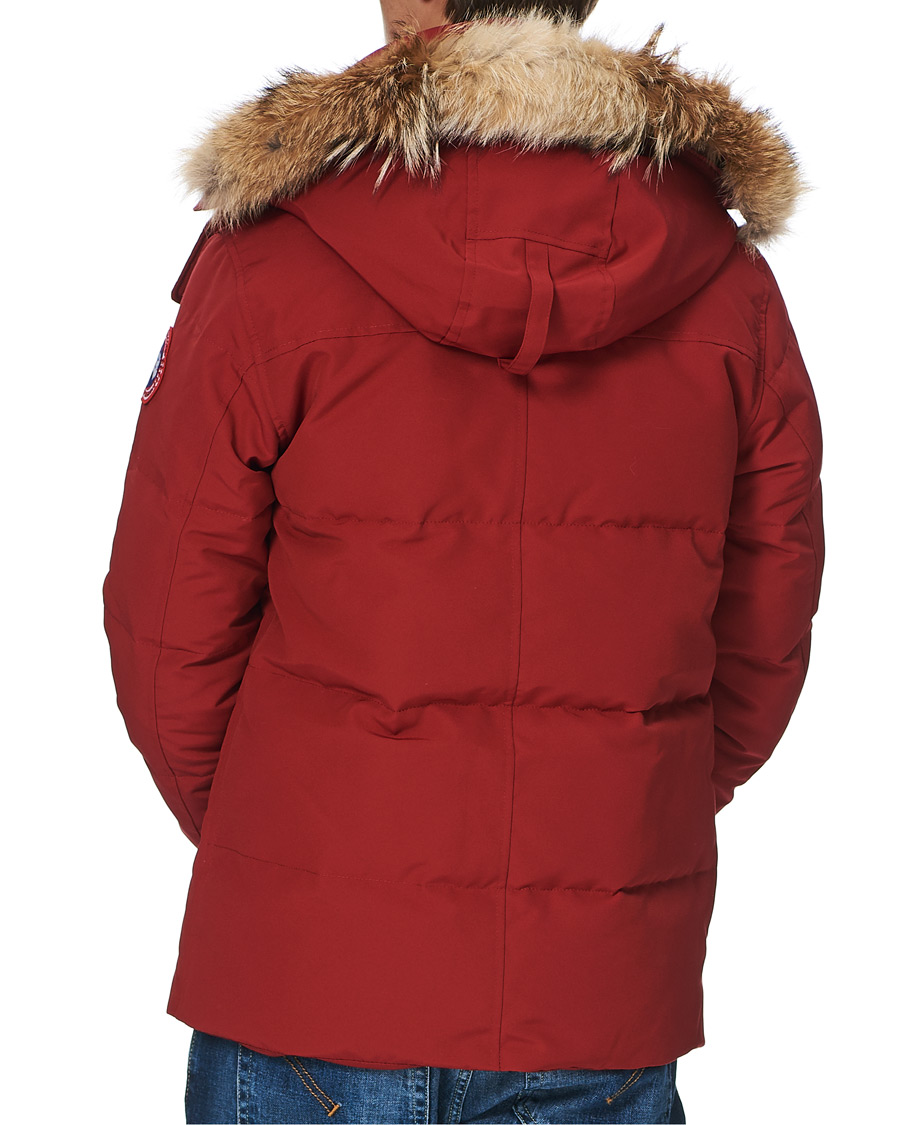 Canada goose wyndham parka red hotsell