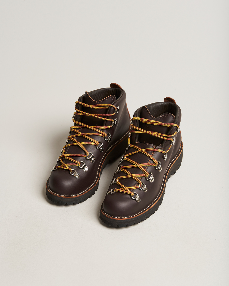 Danner mountain hotsell light brown