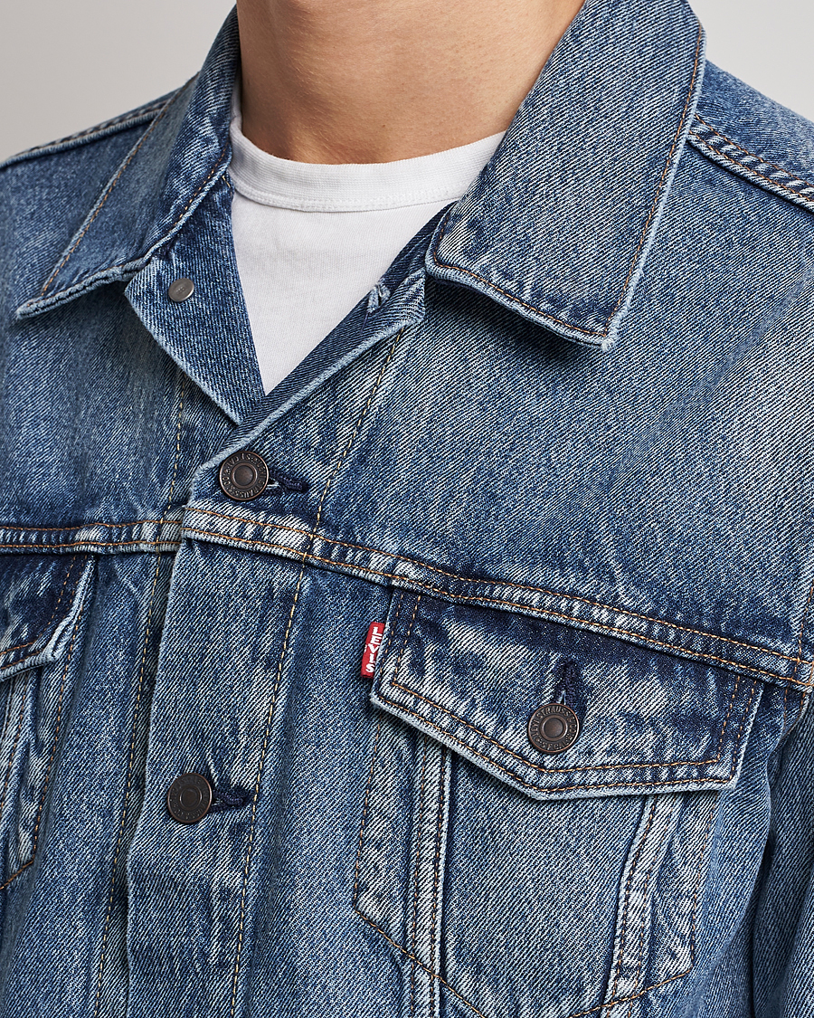 Men | Coats & Jackets | Levi's | The Trucker Jacket Skyline
