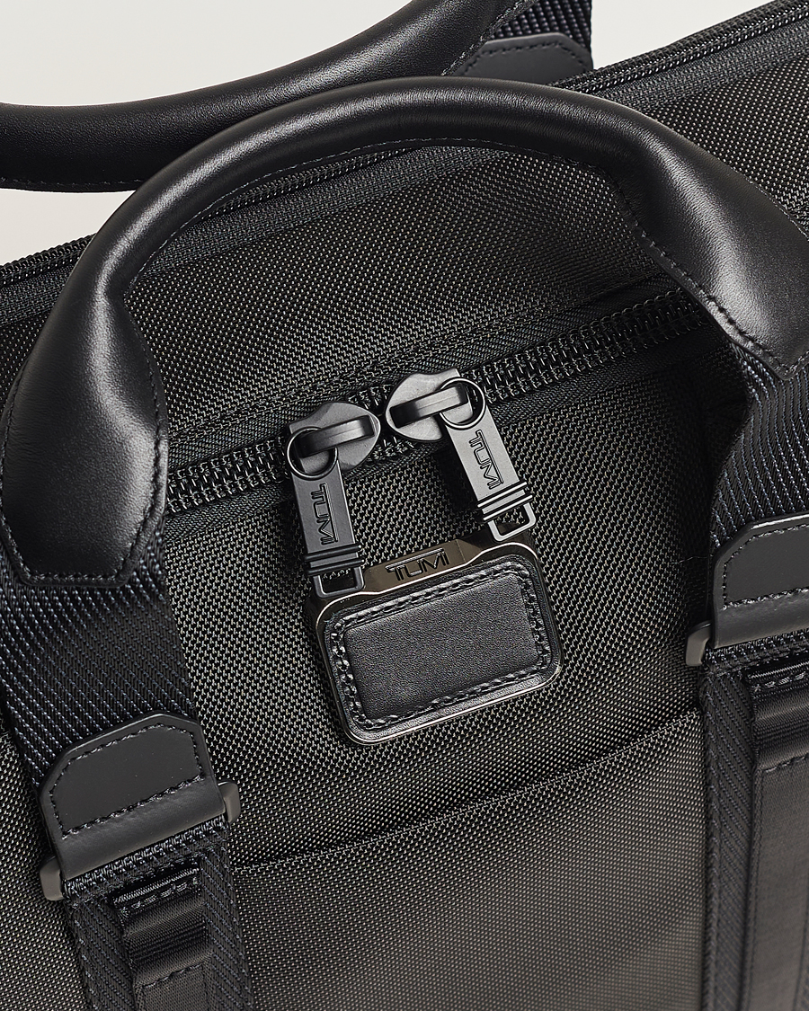 Tumi briefcase discount