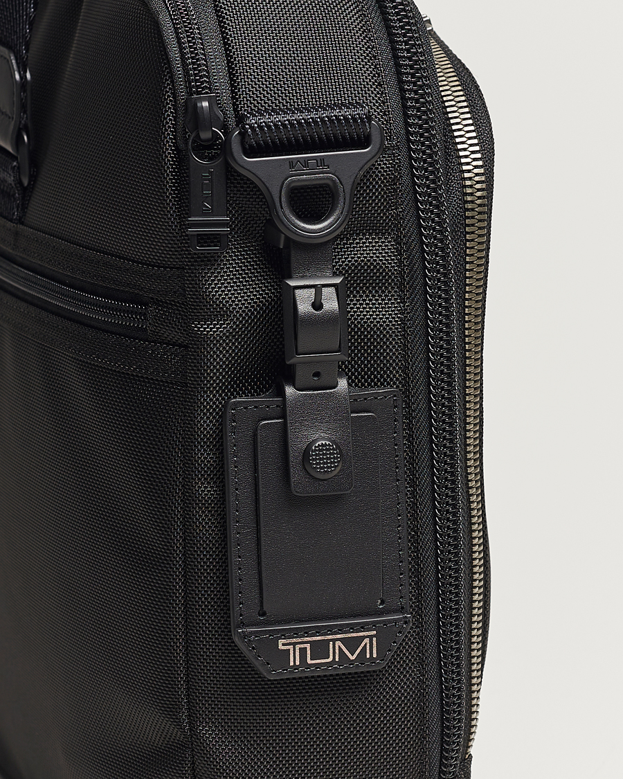 Tumi on sale clutch man