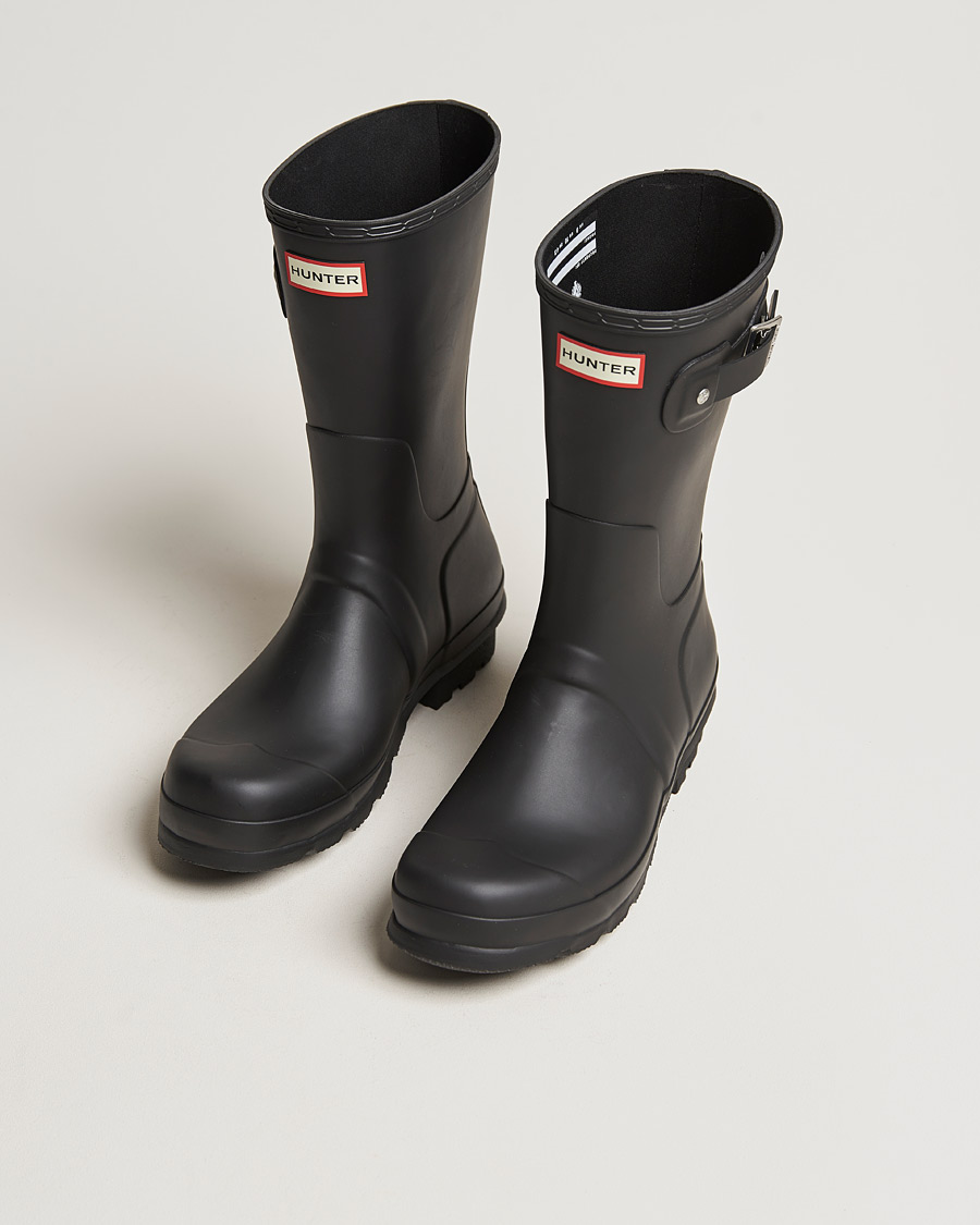 Short hunter on sale black boots