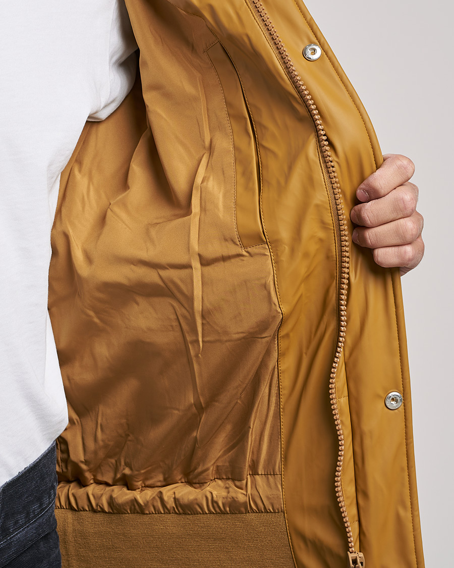 Lyle & Scott Rubberised Puffer Jacket Anniversary Gold at