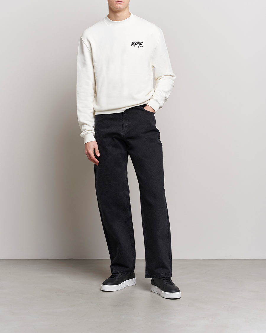 Relaxed Faded Straight Jeans