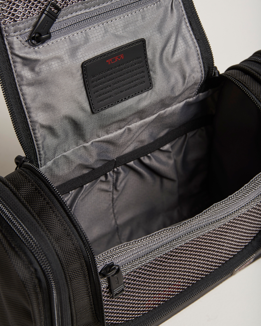 Tumi travel 2024 kit alpha 2