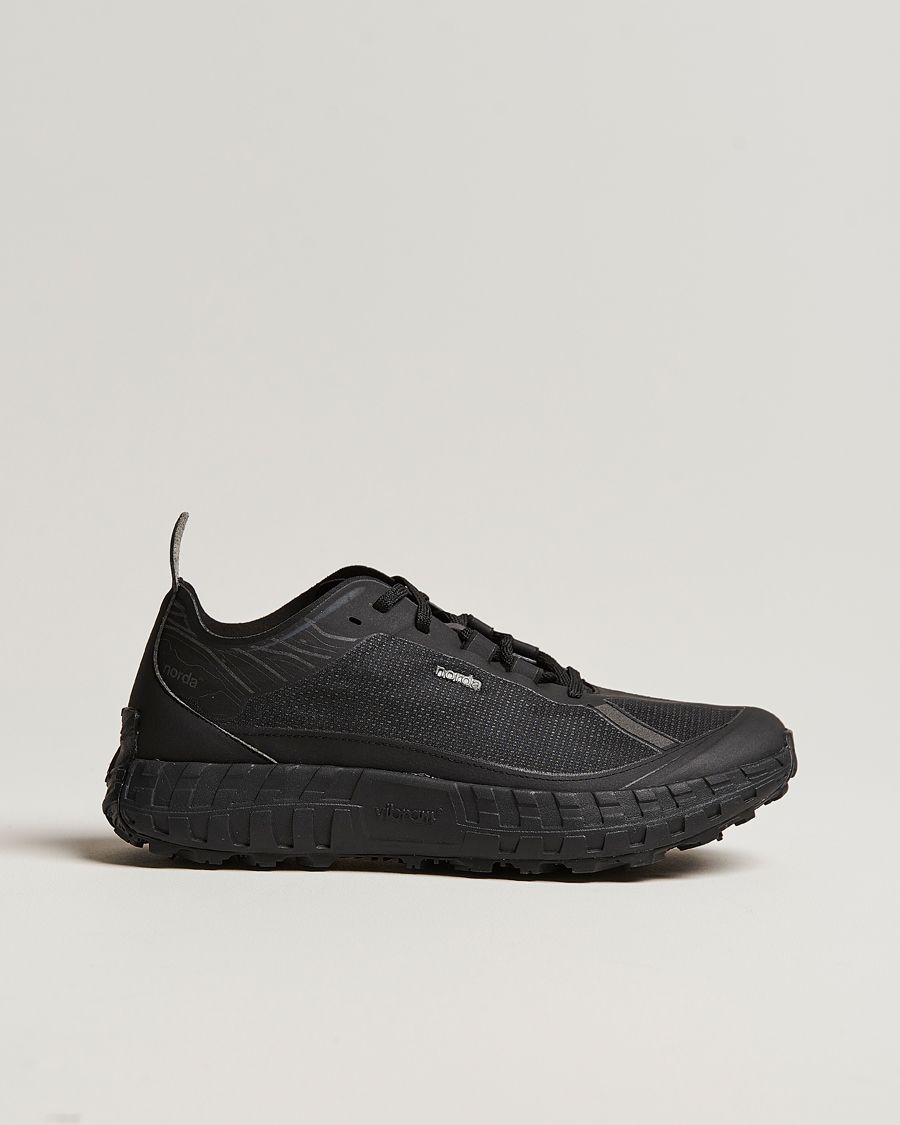 Black running outlet sneakers