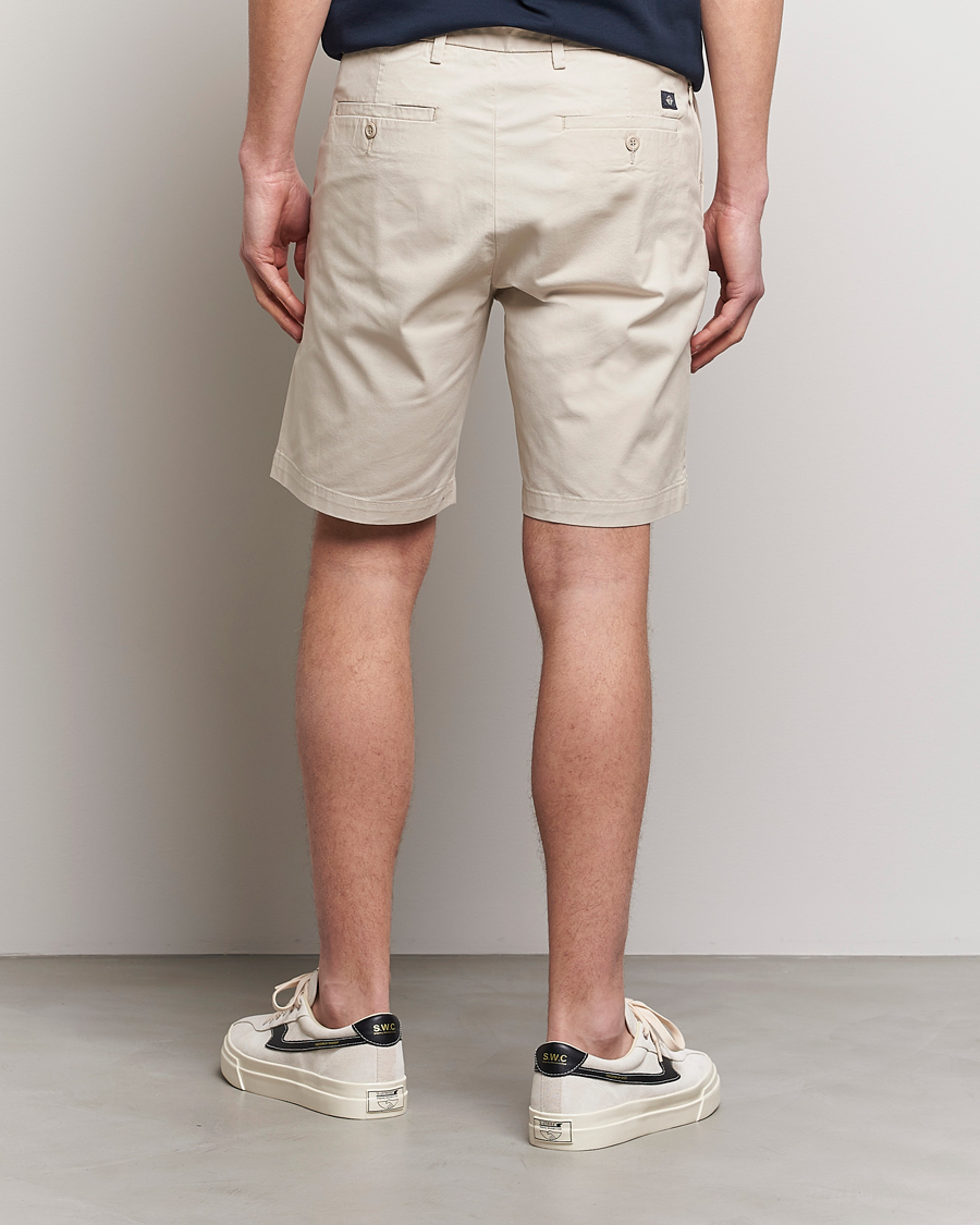 Docker sales khaki shorts