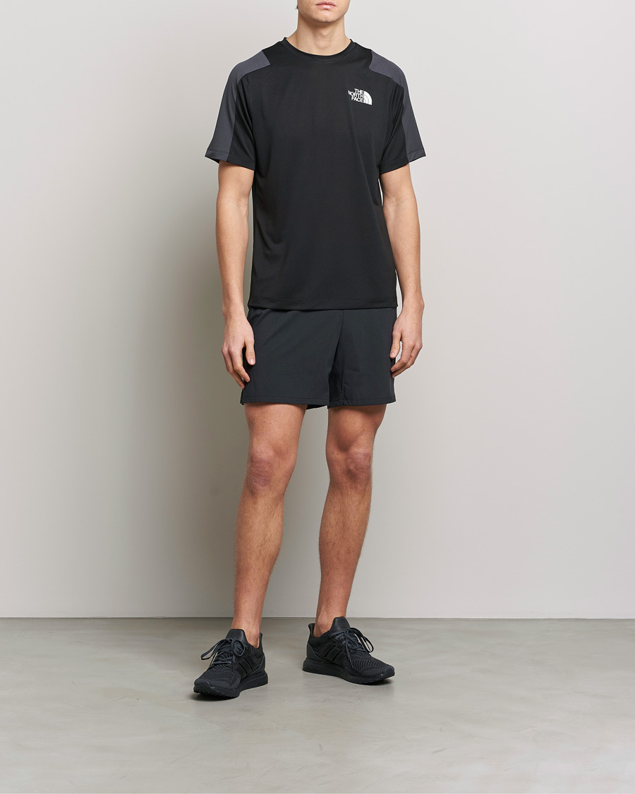 The North Face Mountain Athletics T-Shirt Black/Asphalt at