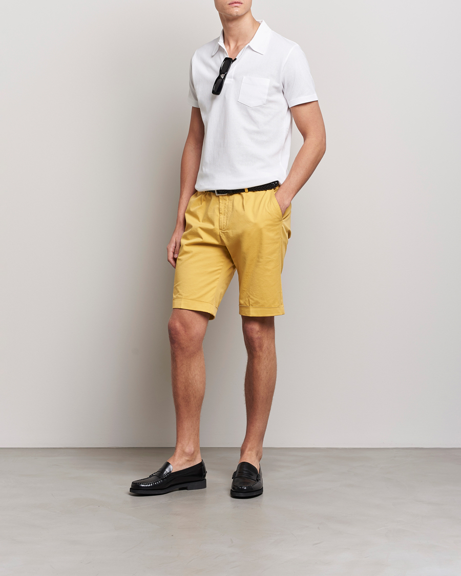 Yellow shorts hot sale outfit men