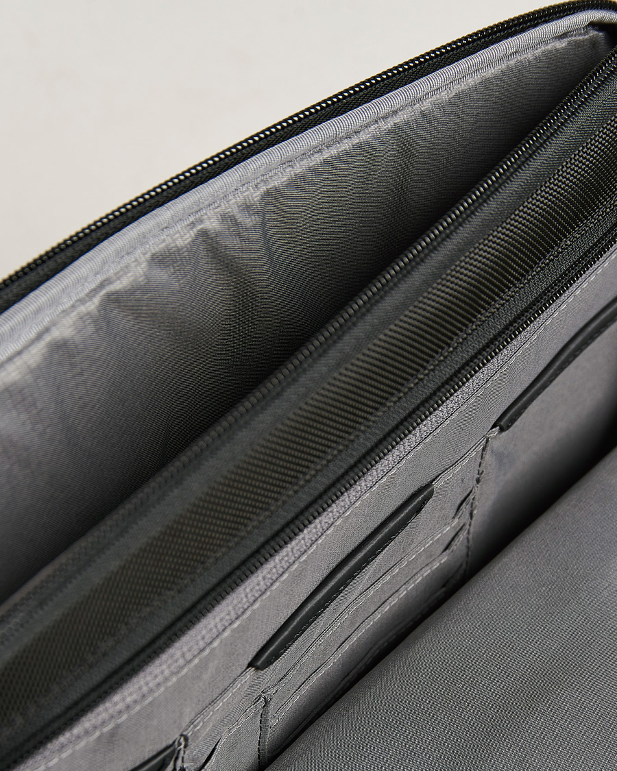 Tumi extra large outlet laptop cover with strap