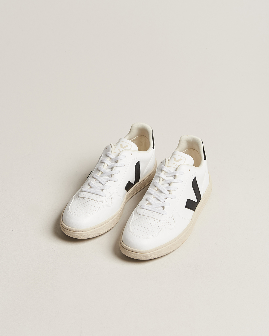 Veja extra sale white black v10