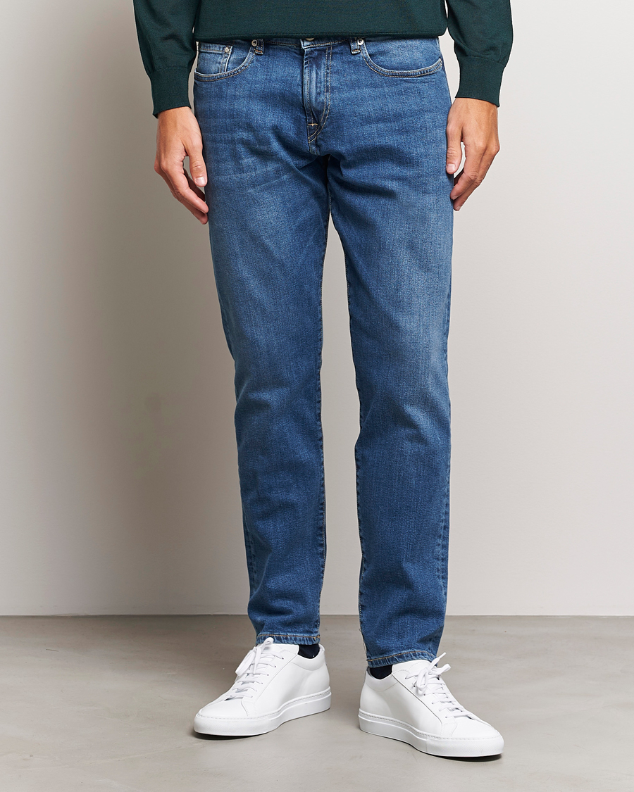 Tapered shop cut jeans