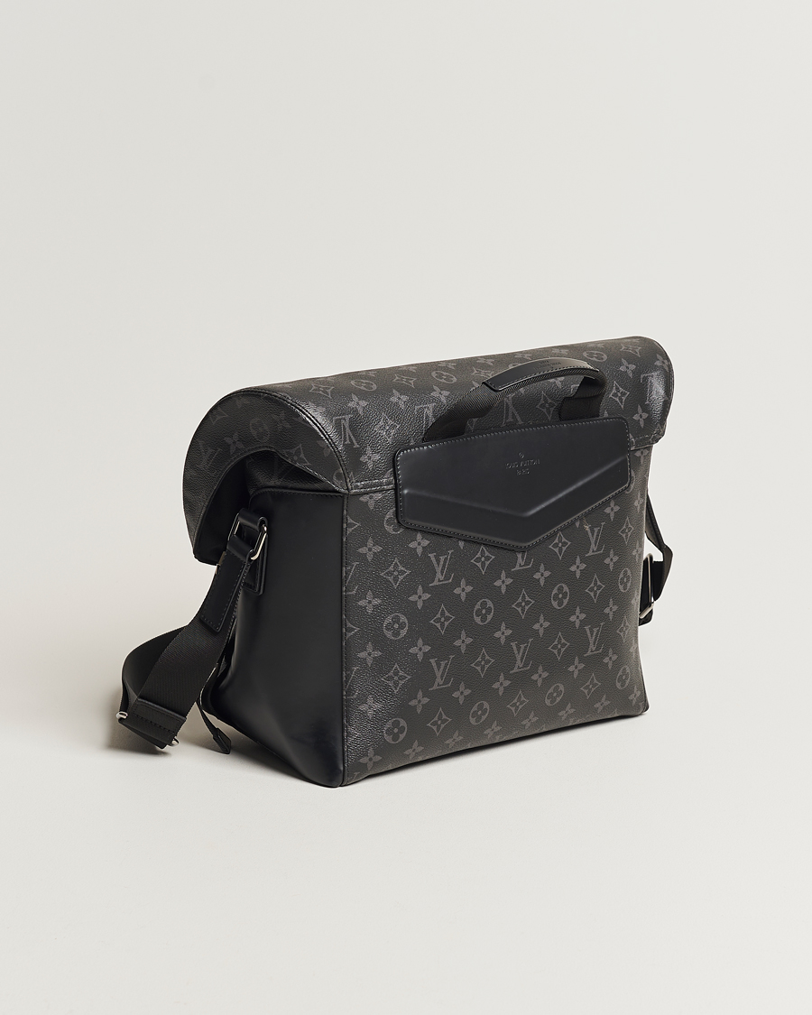 Louis Vuitton  Canvas Shoulder Bag (pre-owned) in Black
