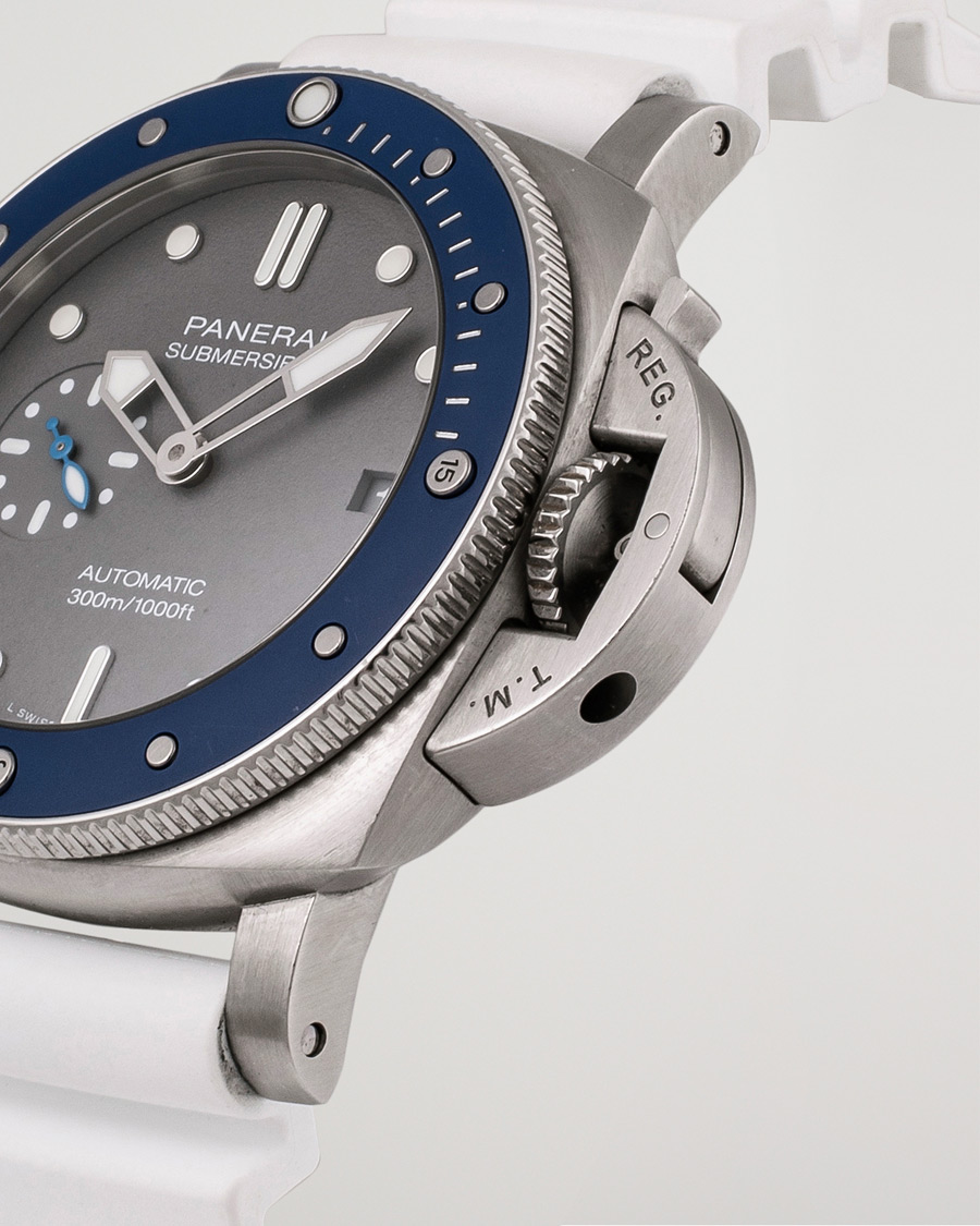 Panerai Pre Owned Luminor Submersible PAM 00959 Silver at