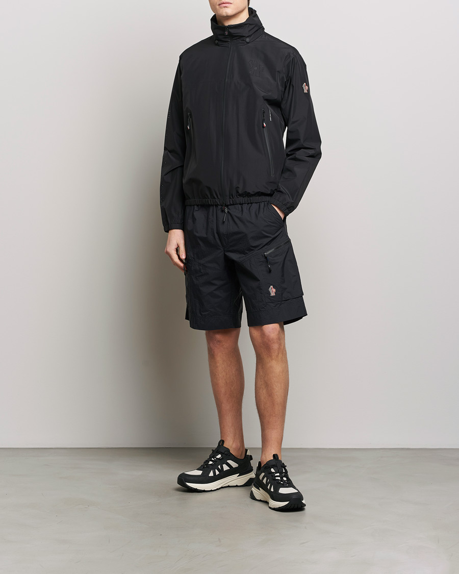 Moncler cargo shops shorts