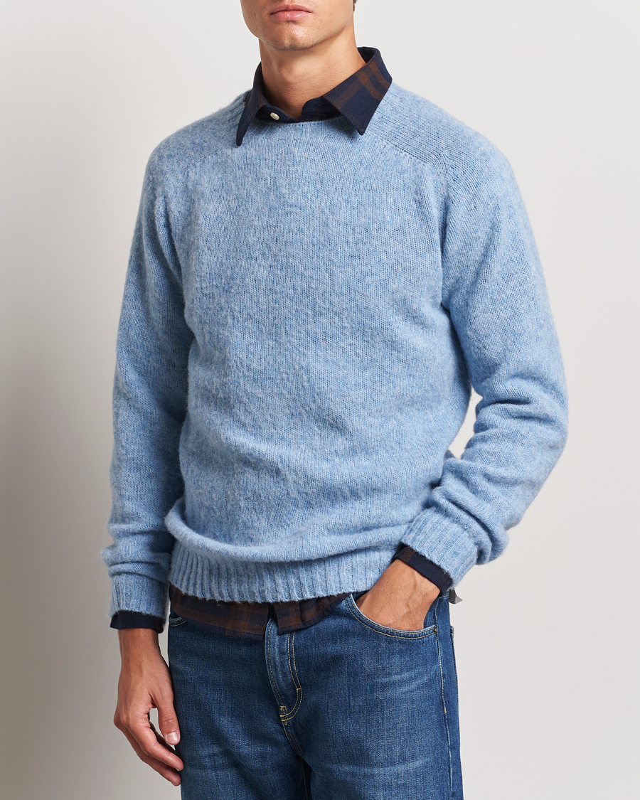 Men | Knitted Jumpers | Harley Of Scotland | Brushed Supersoft Lambswool Crewneck Ice Sea