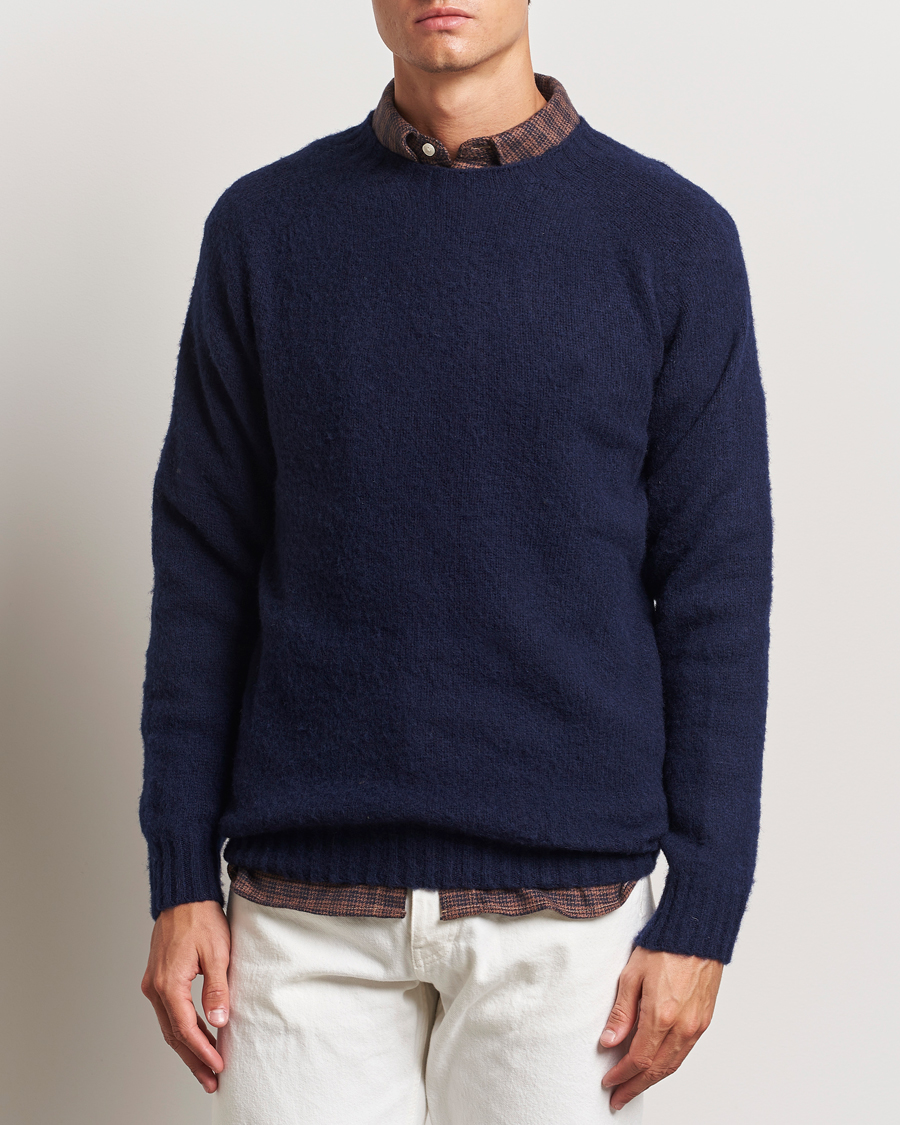 Men | Clothing | Harley Of Scotland | Brushed Supersoft Lambswool Crewneck Navy