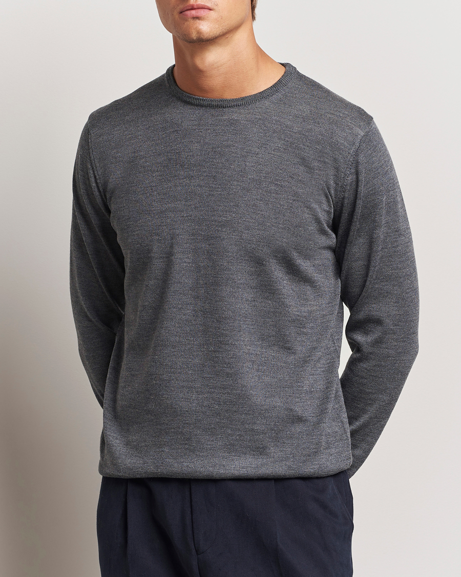 Men | Crew Neck Jumpers | Morgano | Extra Fine Merino Wool Crewneck Mid Grey