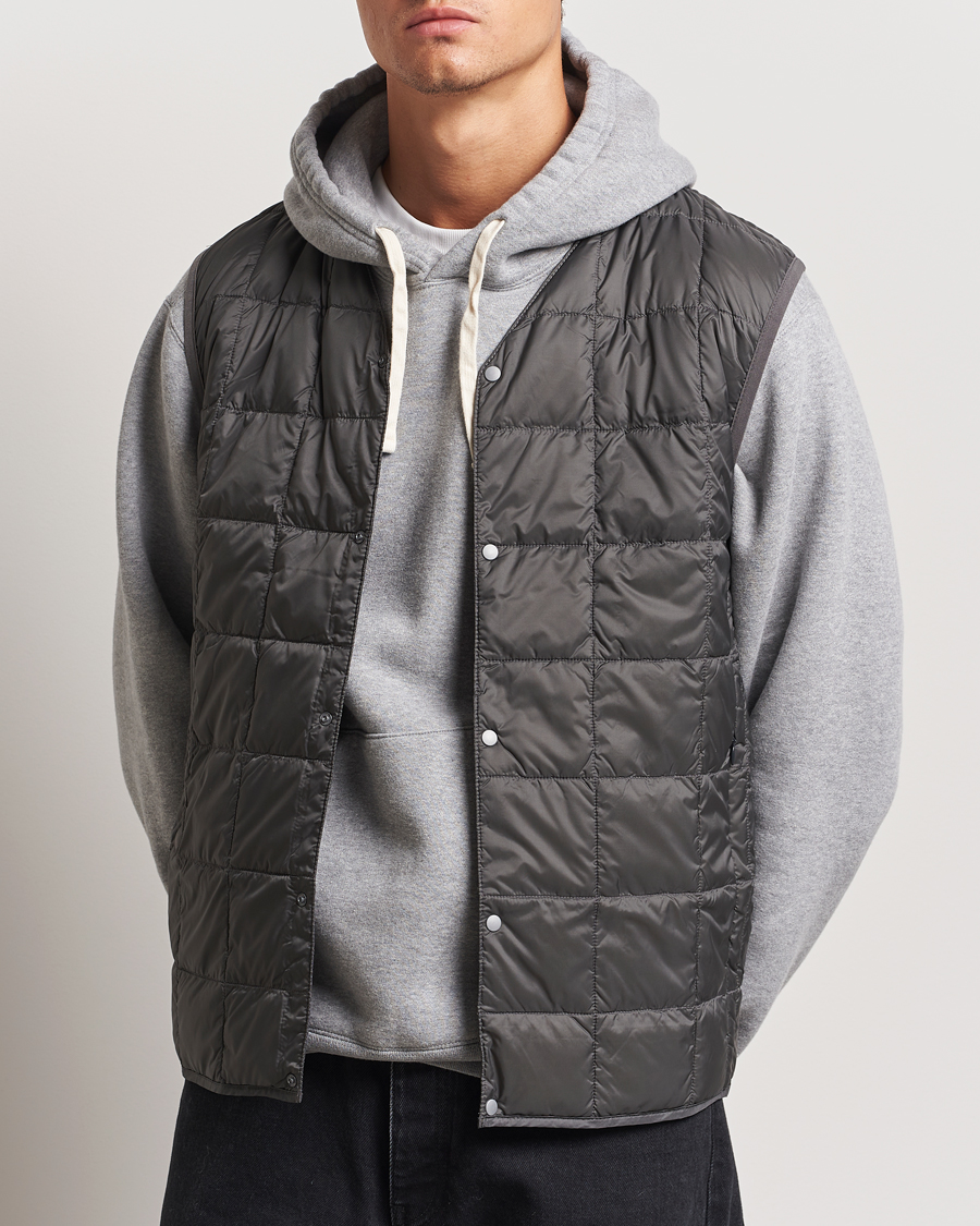 Men | Coats & Jackets | TAION | V-Neck Lightweight Down Vest Dark Grey