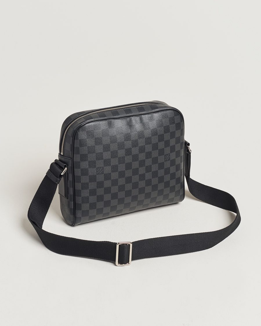 Men |  | Louis Vuitton Pre-Owned | Dayton Reporter MM Damier Graphite 