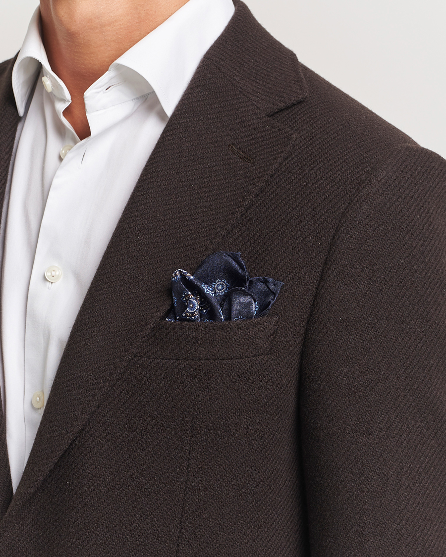 Men |  | Amanda Christensen | Silk Twill Printed Flower Pocket Square Navy