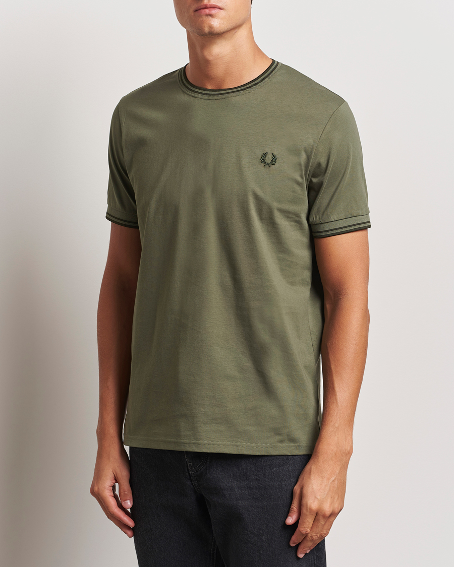 Men |  | Fred Perry | Twin Tipped T-Shirt Laurel Green