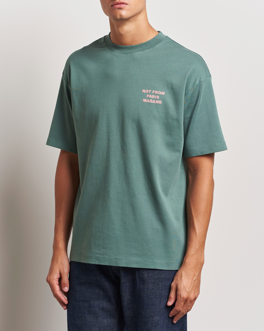 Men | Drôle de Monsieur | Drôle de Monsieur | Slogan T-Shirt Dark Green