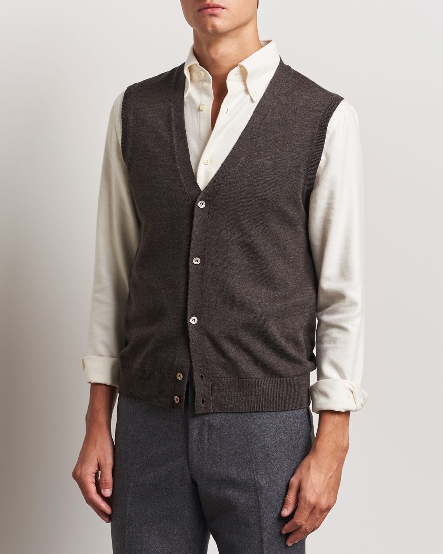 Men |  | Morris | Merino Slipover Vest Brown