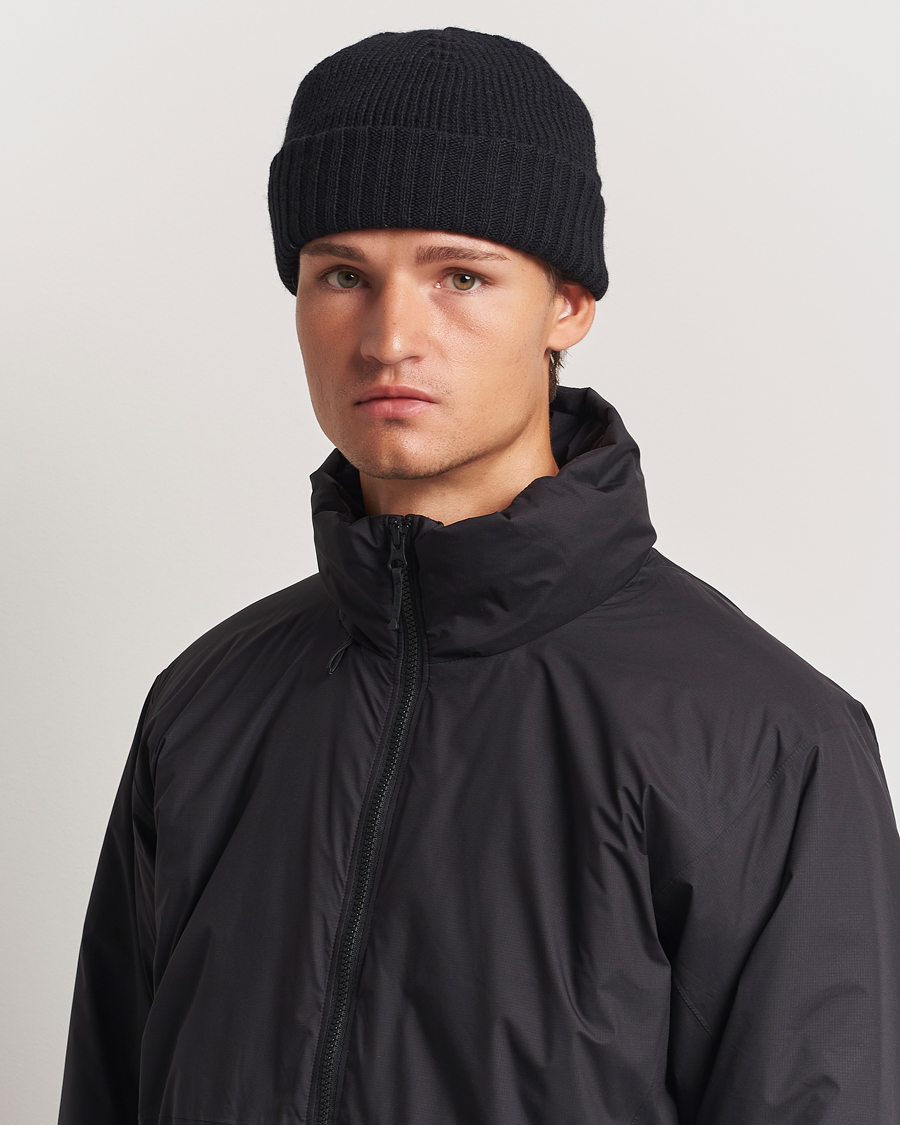 Men | Accessories | Goldwin | GORE-TEX Windstopper Beanie Black